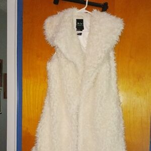 Me Jane Cream Faux Fur Vest